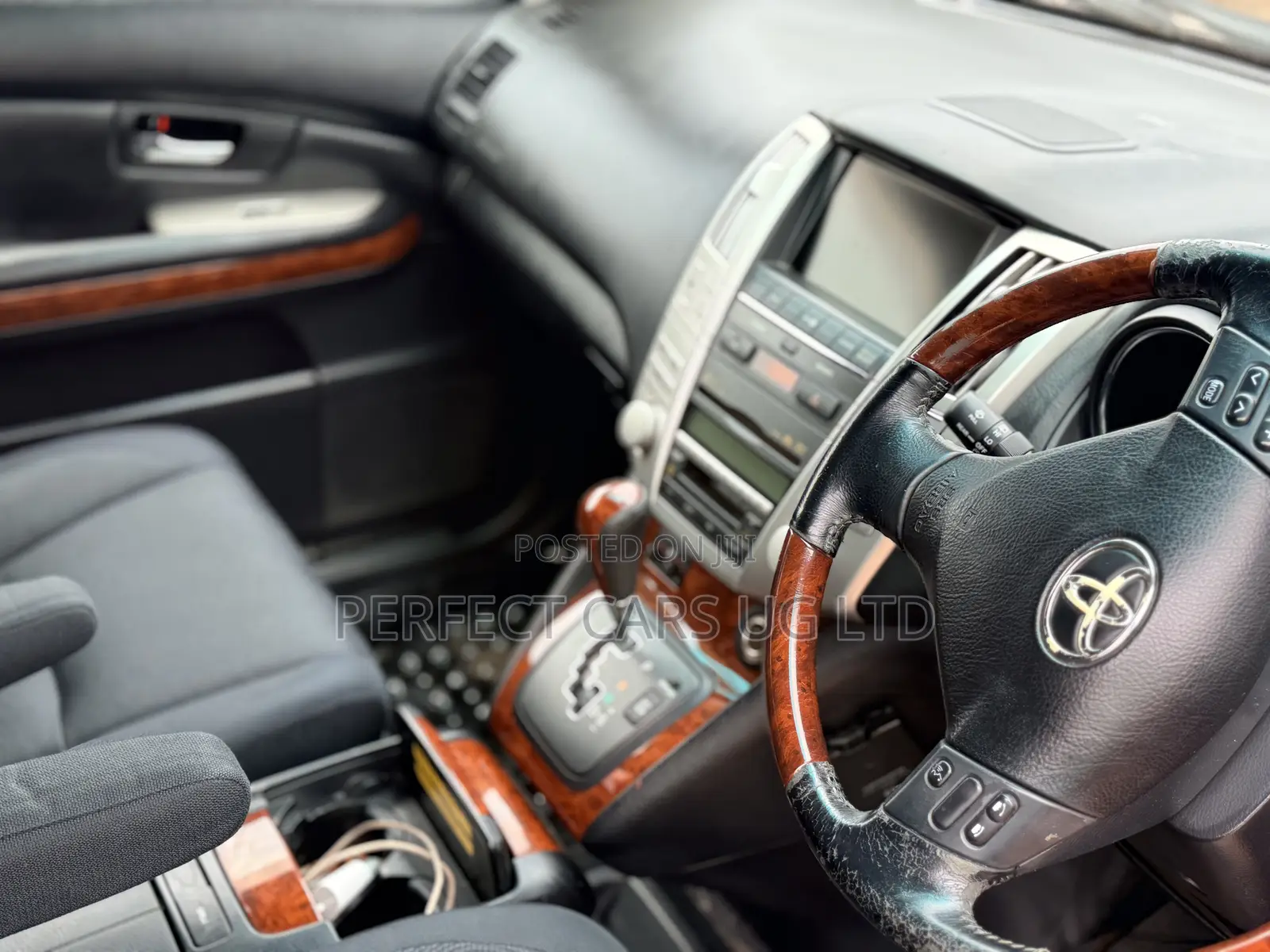 Toyota Harrier 2.4 2009 Maroon