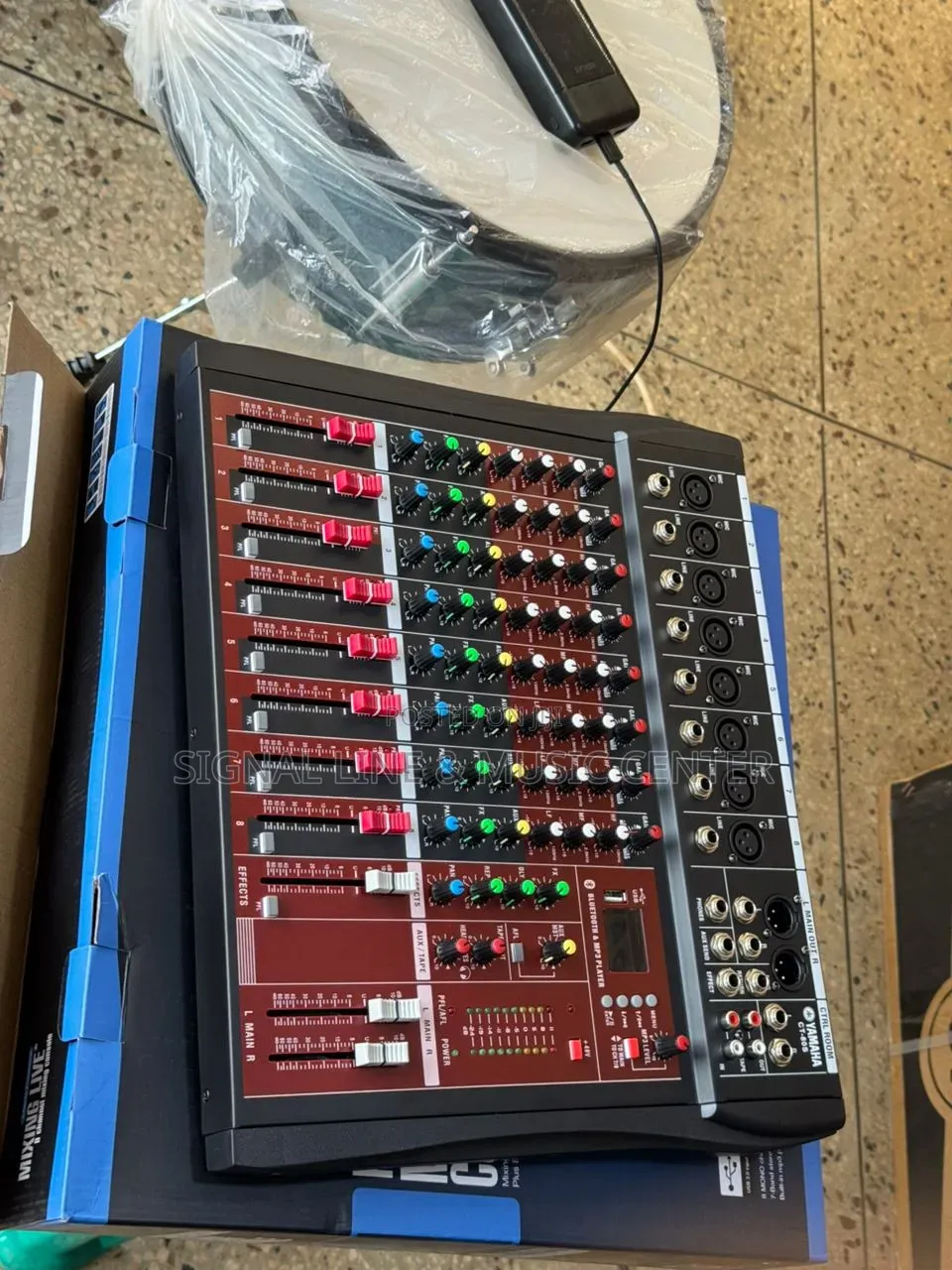 Yamaha Mixer 8channels Plaine