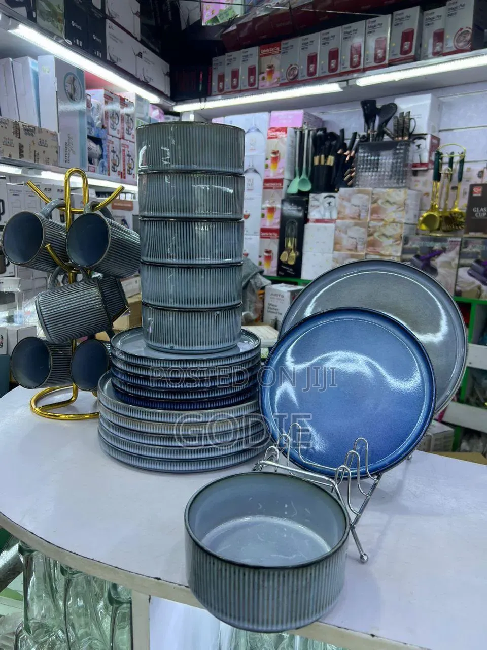 24pcs Mega Ceramic Dinnerware Set.