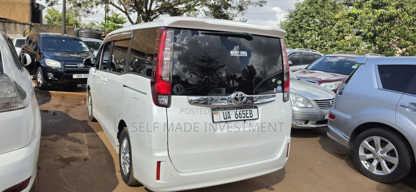 Toyota Noah 2018 White