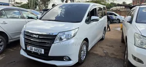 Toyota Noah 2018 White
