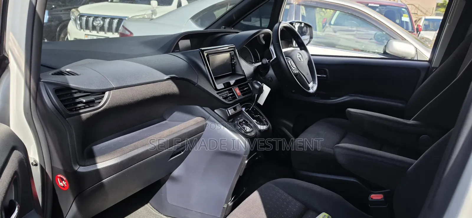 Toyota Noah 2018 White