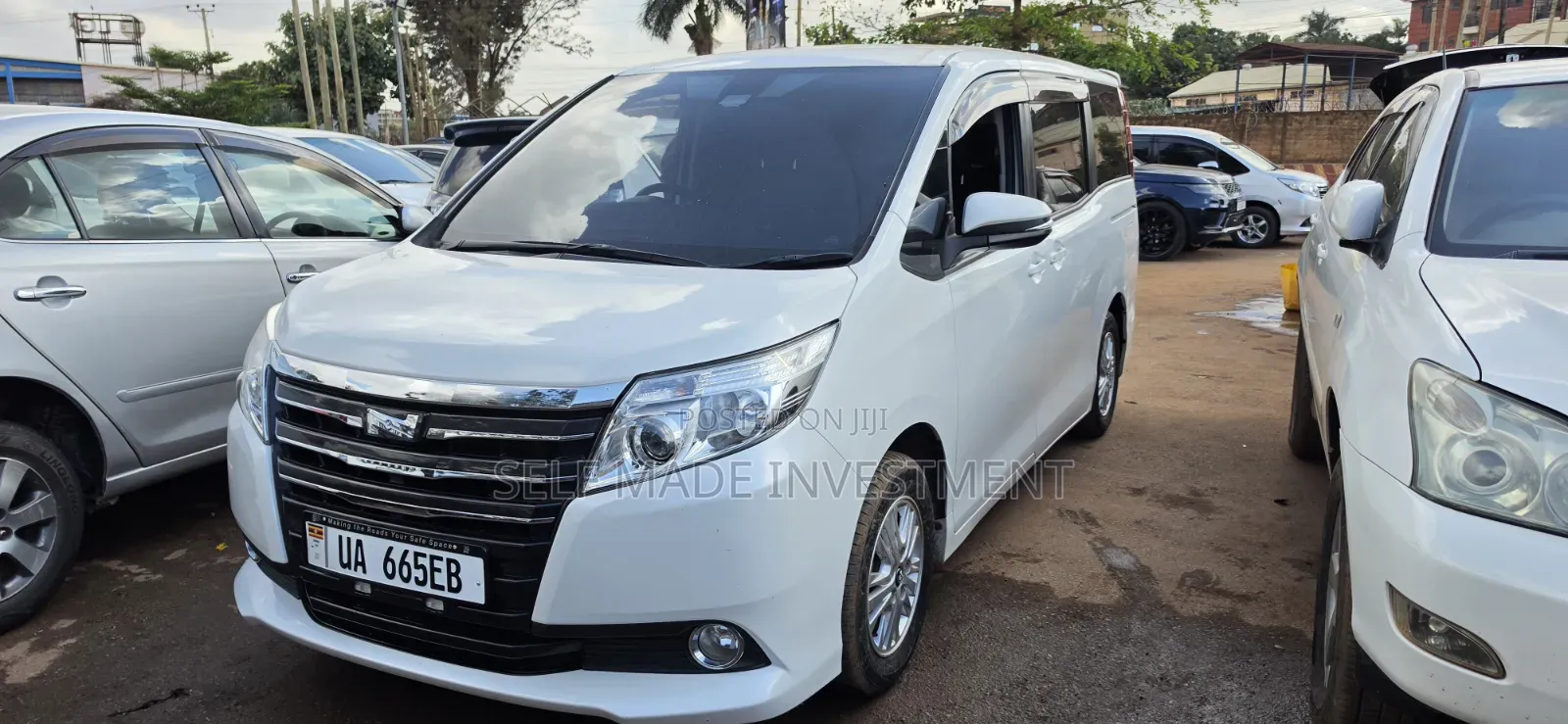 Toyota Noah 2018 White
