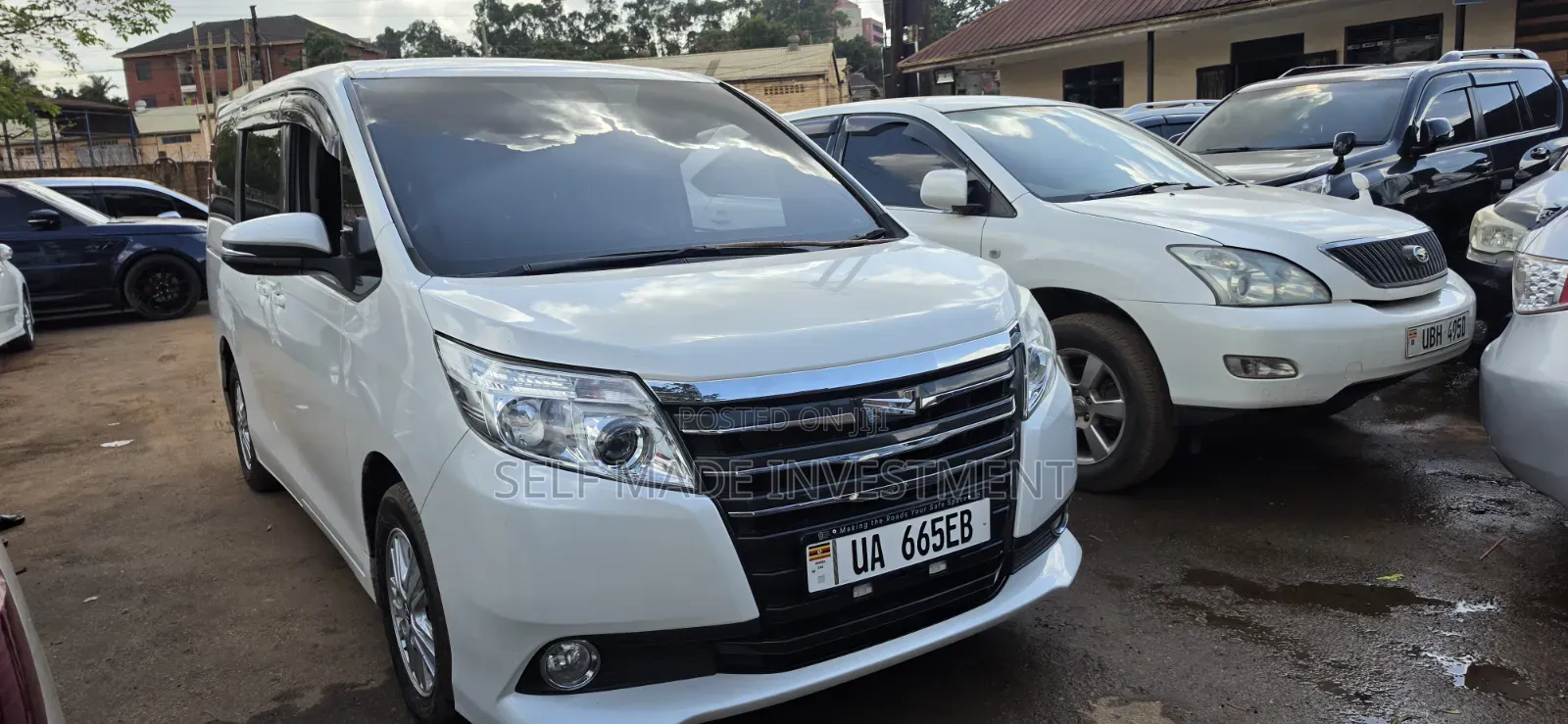 Toyota Noah 2018 White