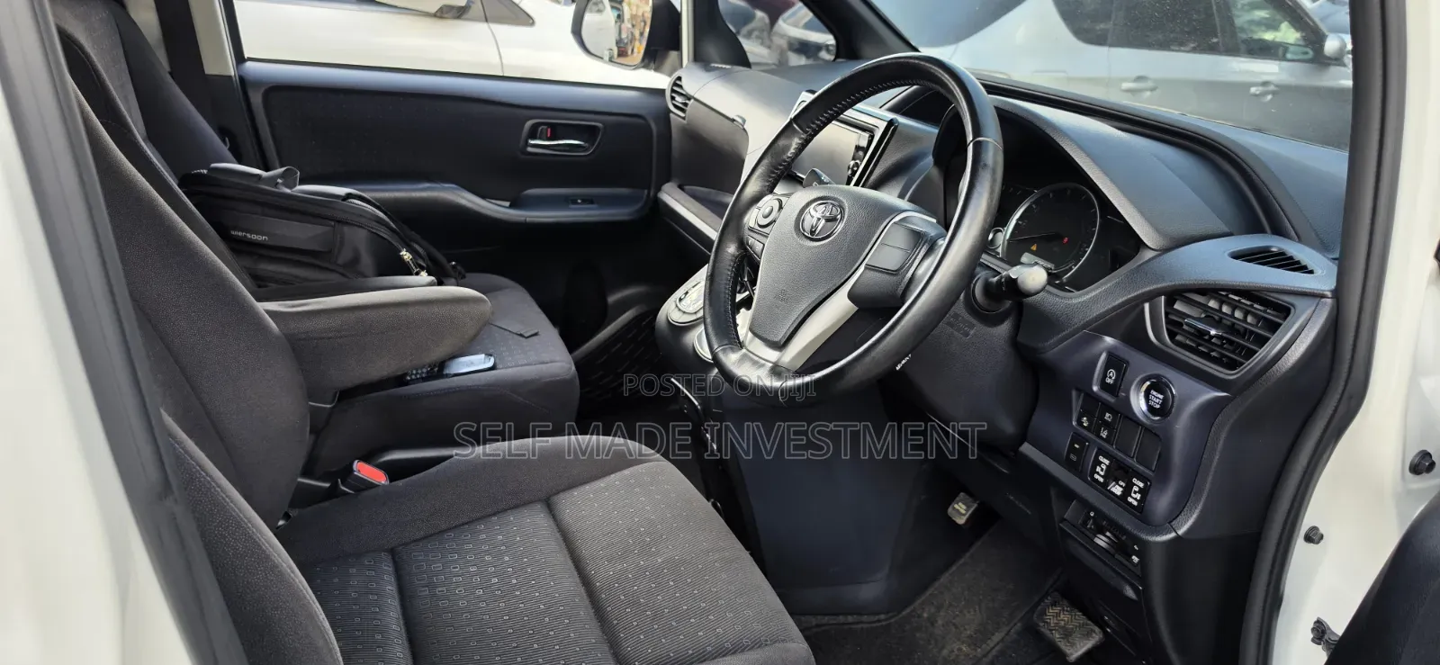 Toyota Noah 2018 White