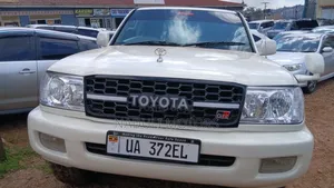 Toyota Land Cruiser 2006 White