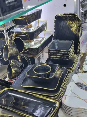 Black and Gold Dinner Serving Plates