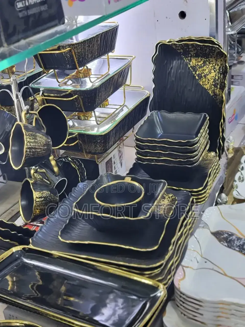 Black and Gold Dinner Serving Plates