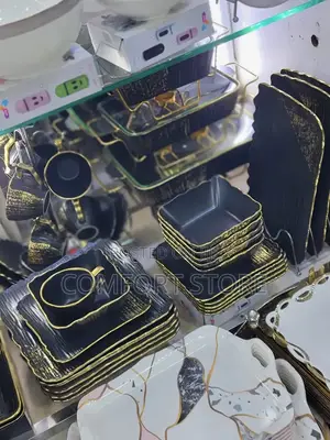 Black and Gold Dinner Serving Plates