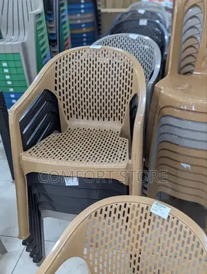 Durable Plastic Dinning Chair