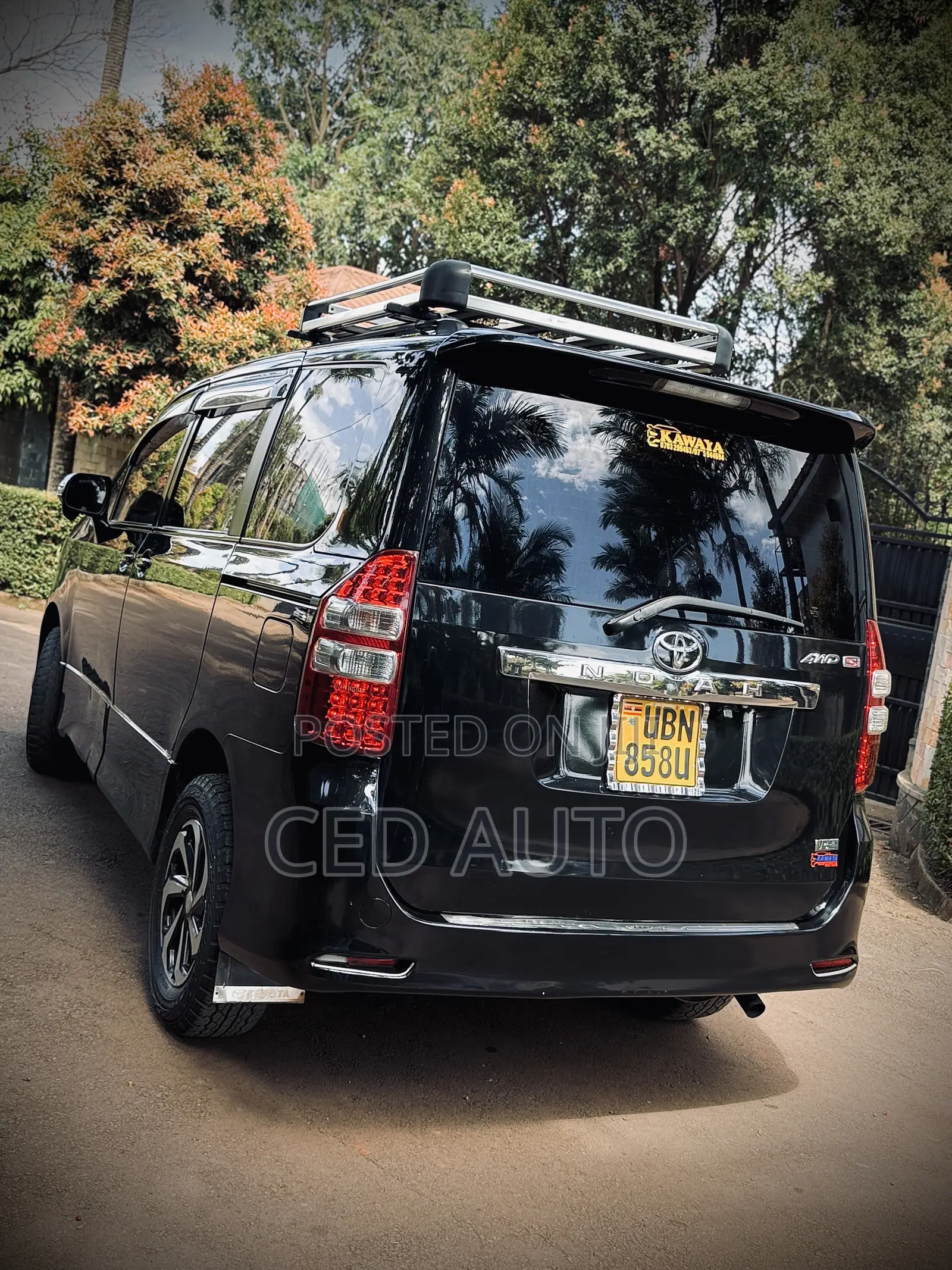 Toyota Noah 2011 Black