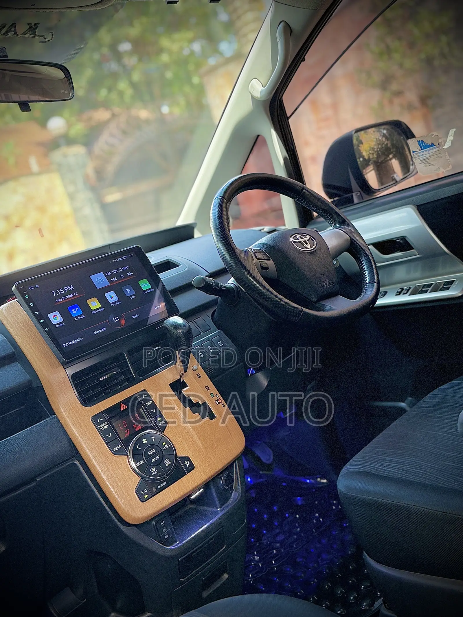 Toyota Noah 2011 Black