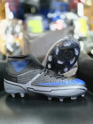 Football Shoes Phantom (Long Neck)