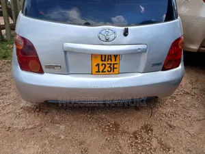 Toyota IST 2005 Silver