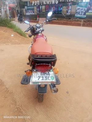 Bajaj Boxer 100 2025 Red