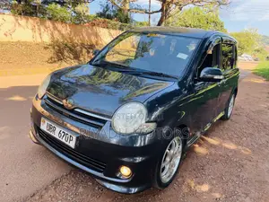 Toyota Sienta 1.5 FWD 2009 Gray