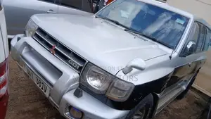 Mitsubishi Pajero 2002 Silver