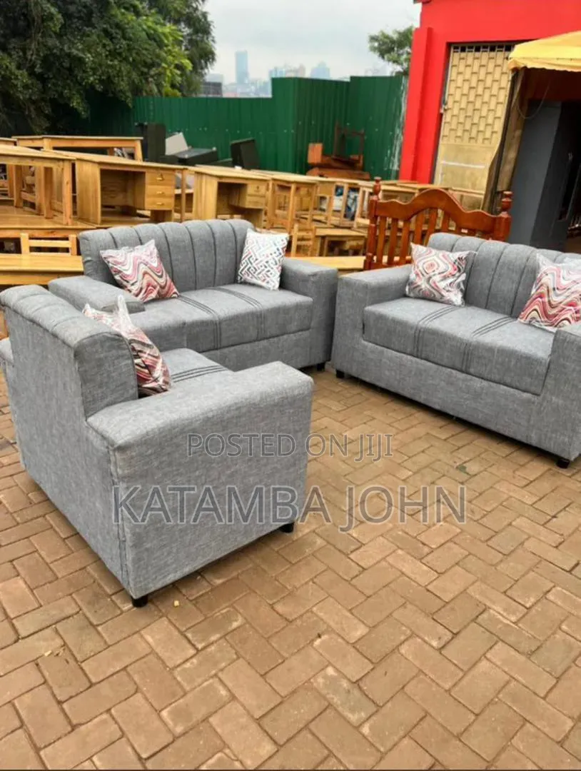 Sofaset 2, 2, 1 Available