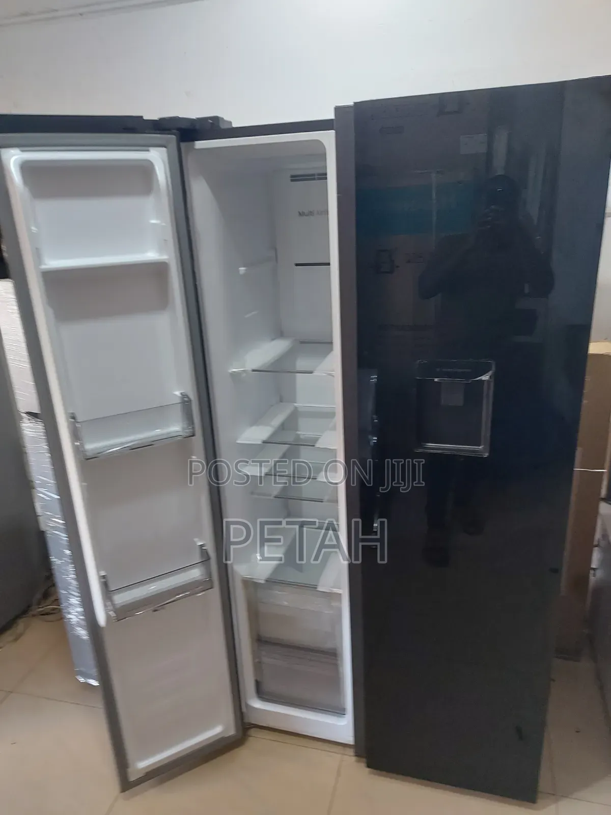 Hisense 750litres Side by Side Black Fridge