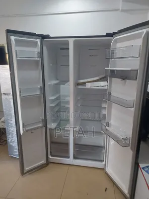 Hisense 750litres Side by Side Black Fridge
