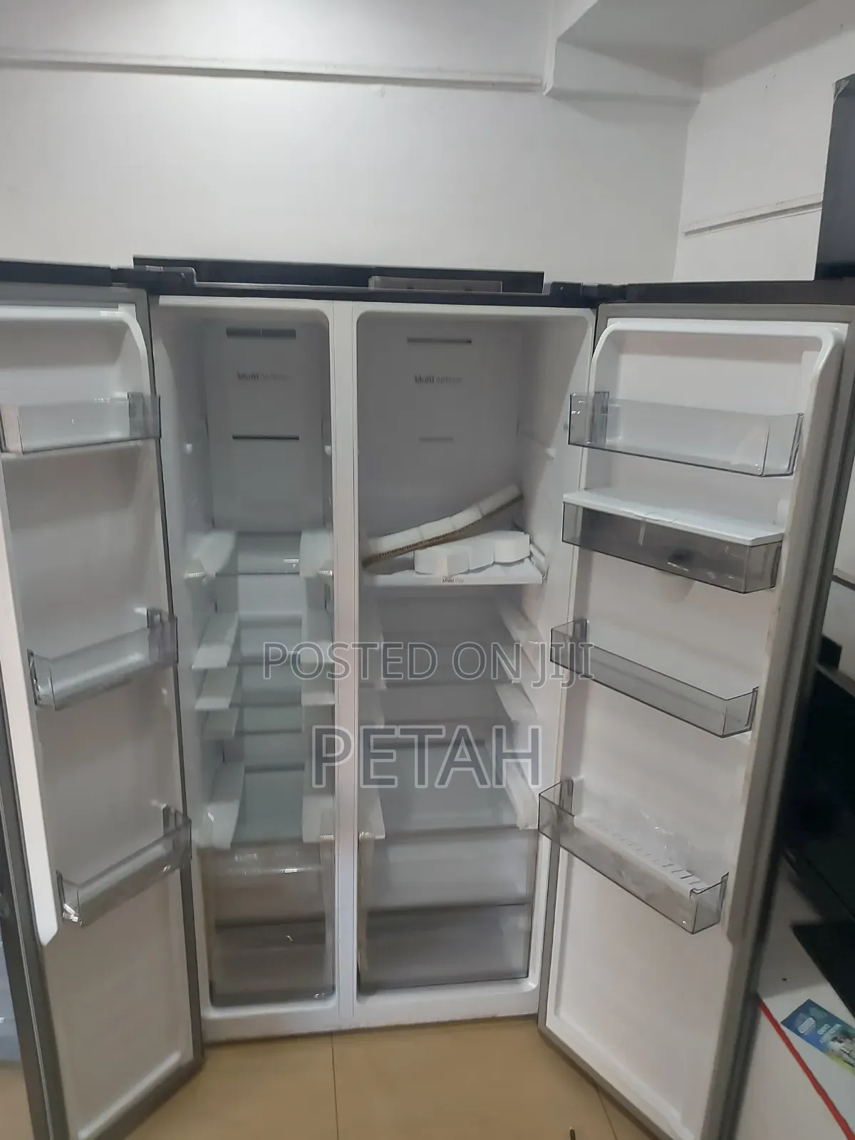Hisense 750litres Side by Side Black Fridge