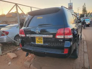Toyota Land Cruiser 2010 Black