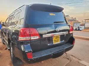Toyota Land Cruiser 2010 Black