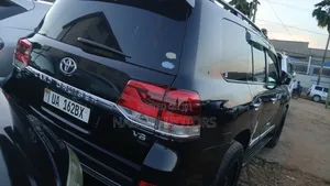 Toyota Land Cruiser 2017 Black