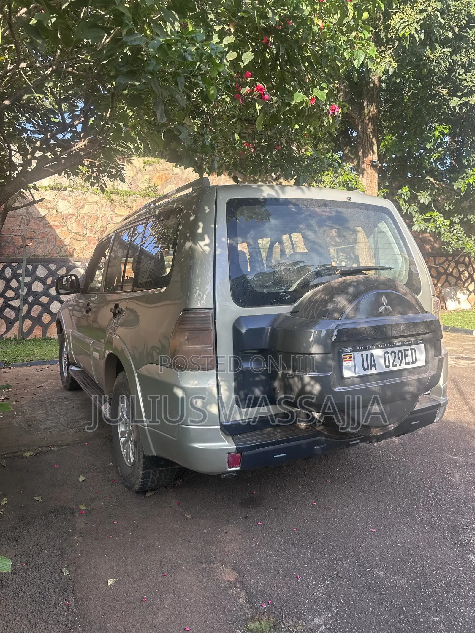 Mitsubishi Pajero 3.0 2010 Gold