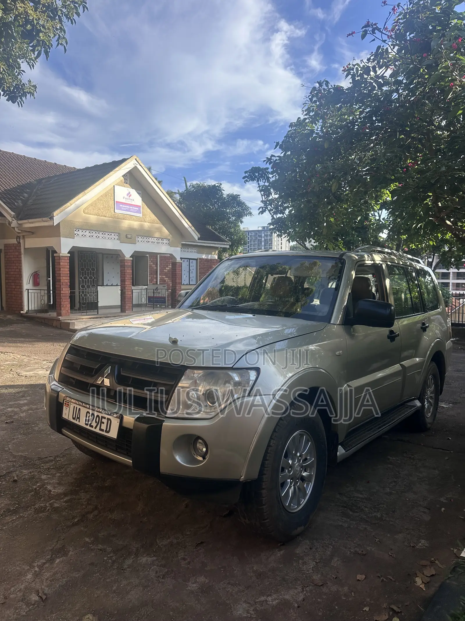 Mitsubishi Pajero 3.0 2010 Gold