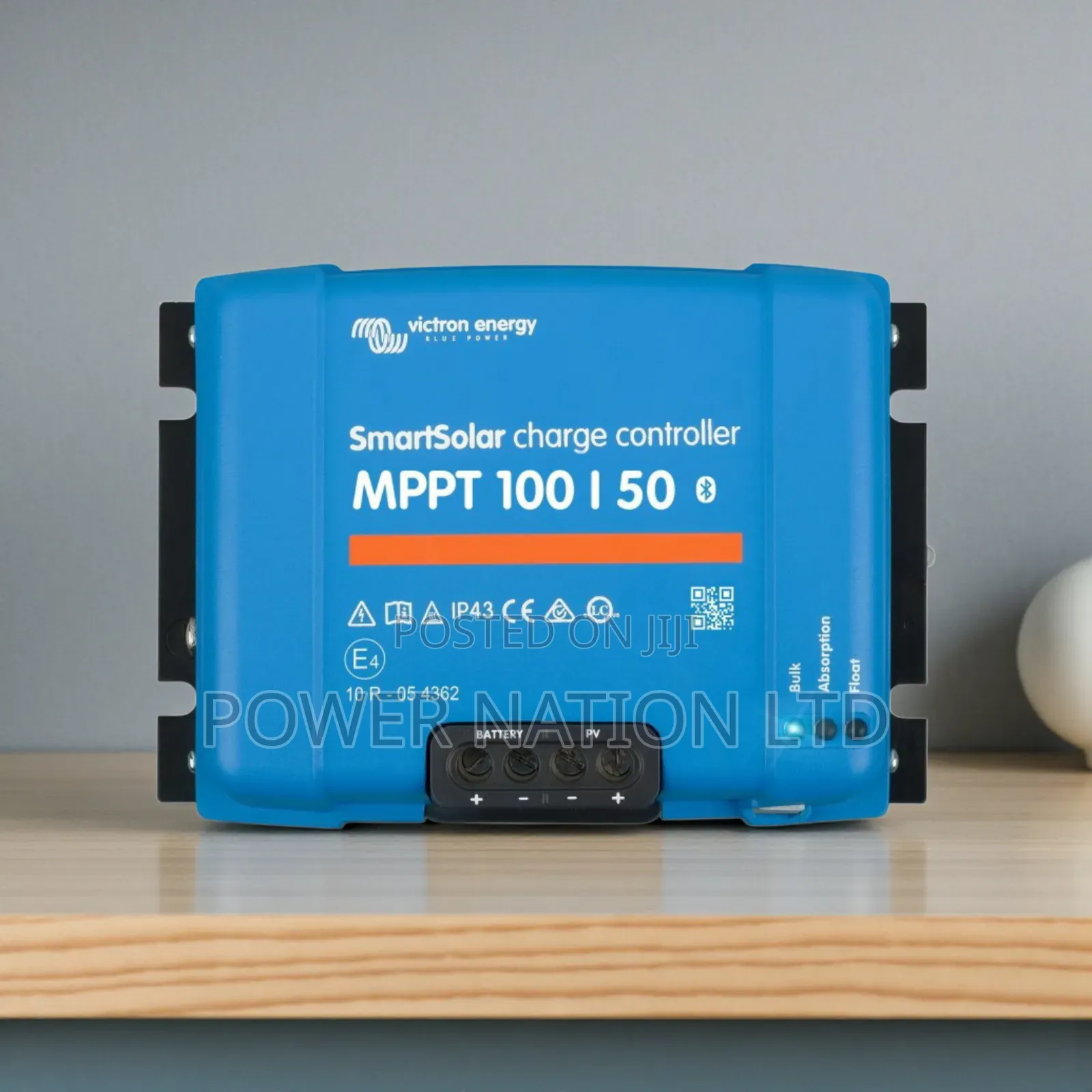100/ 50a Victron Interstellar MPPT Charge Controller