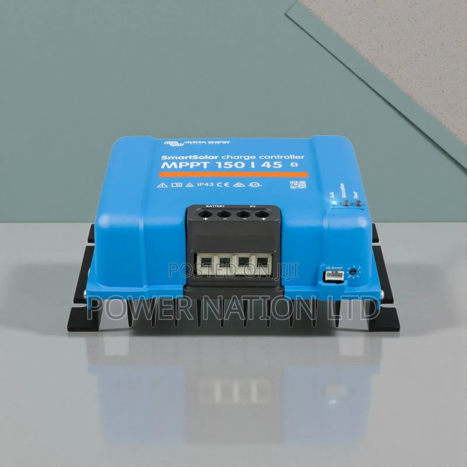 150/ 45a Victron Interstellar MPPT Charge Controller
