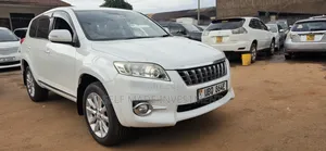 Toyota Vanguard 2010 White
