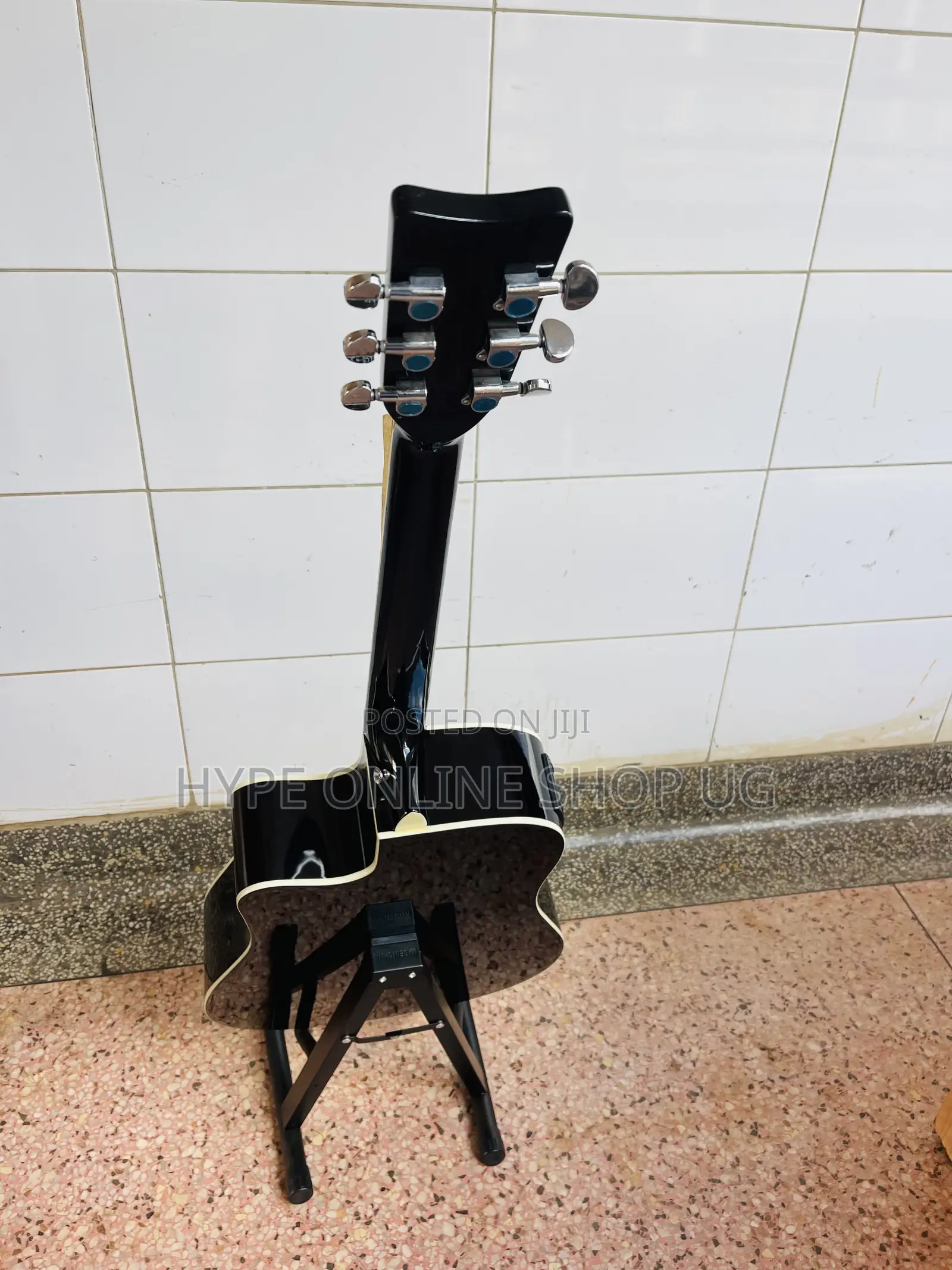 Designed High-Quality Brandnew Yamaha Powered Acoustic Guitar