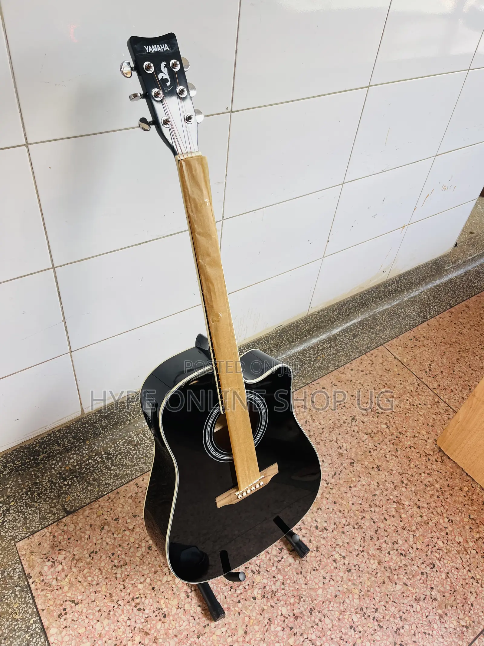Designed High-Quality Brandnew Yamaha Powered Acoustic Guitar