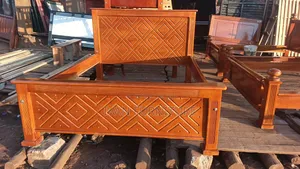 Bed of 5x6 Available in Mahogany Wood