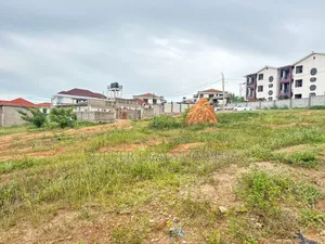 100by100ft Plot for Sale in Kira