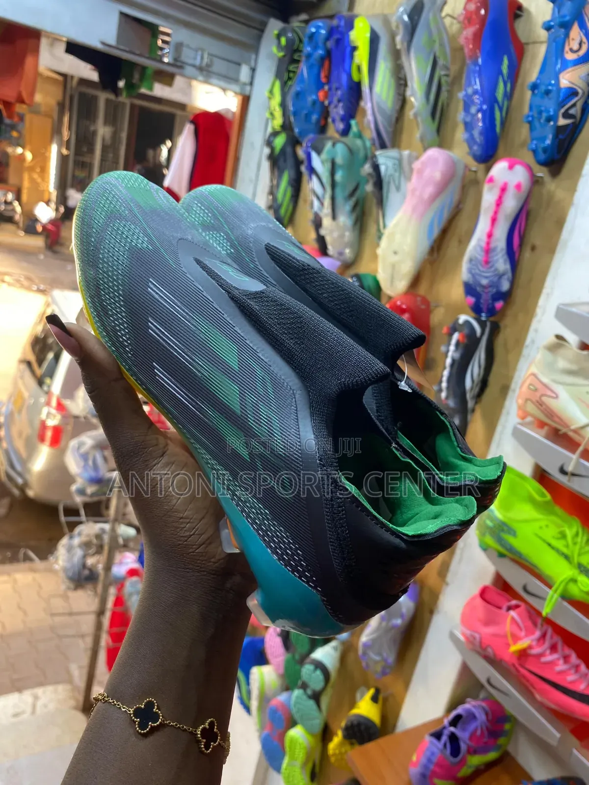 F50 Black Fair Pray Shoes