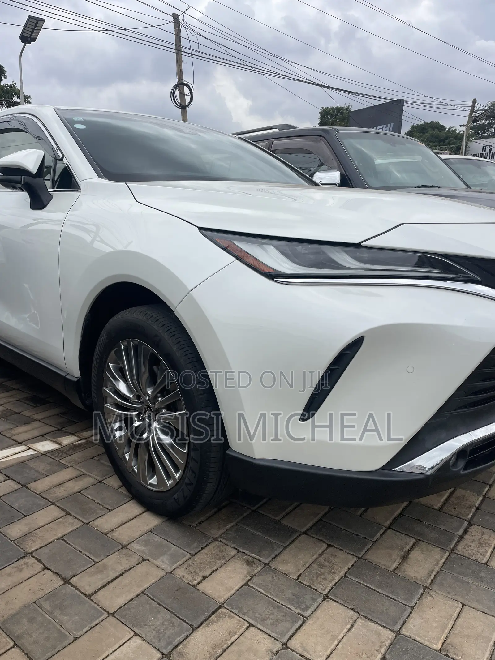 Toyota Harrier 2.0 2021 White