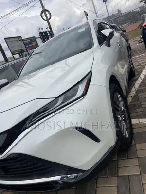 Toyota Harrier 2.0 2021 White