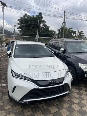 Toyota Harrier 2.0 2021 White