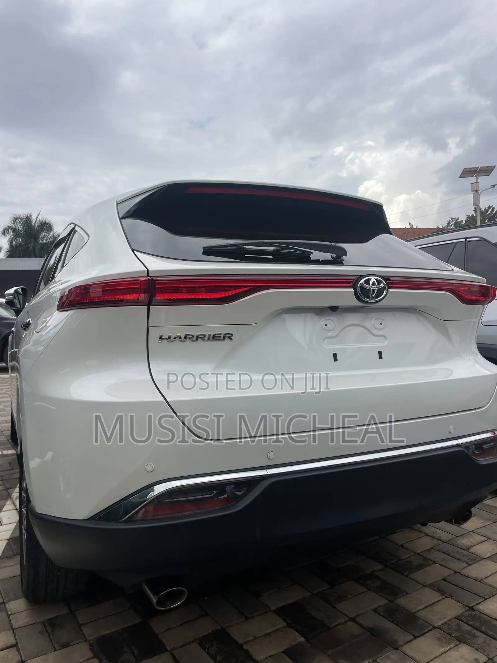 Toyota Harrier 2.0 2021 White