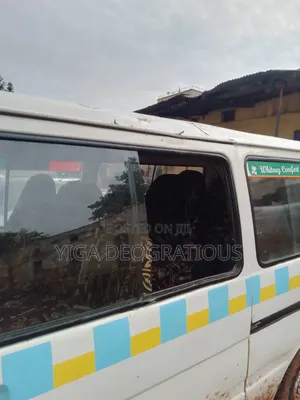 Toyota Grand HiAce 2004 White