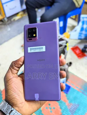 Sharp Aquos Zero 128 GB Purple