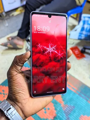 Sharp Aquos Zero 128 GB Purple