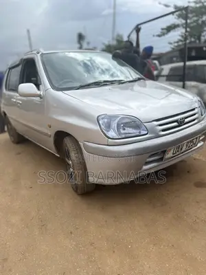 Toyota Raum 1997 Silver