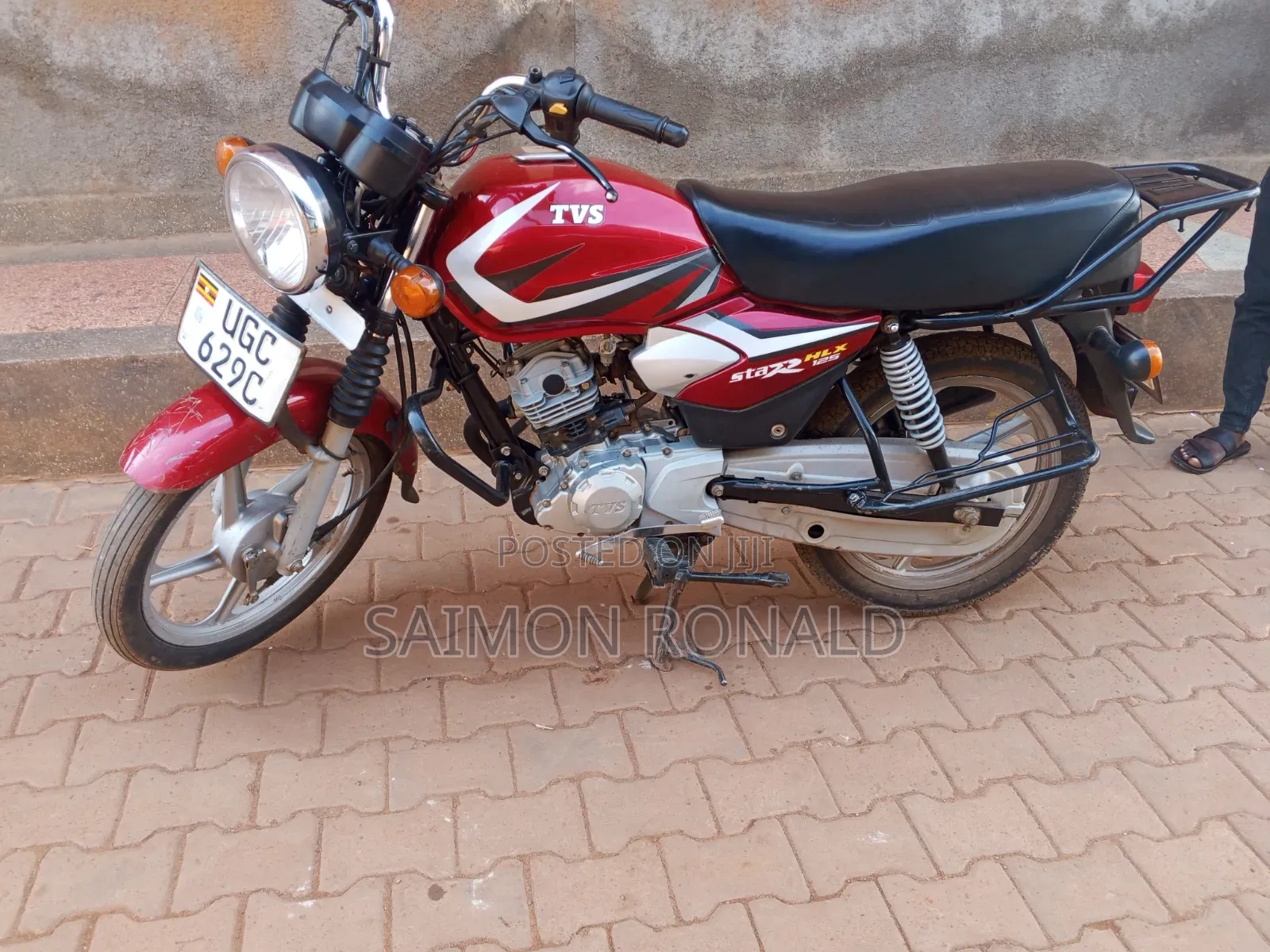 TVS HLX 125 2025 Red