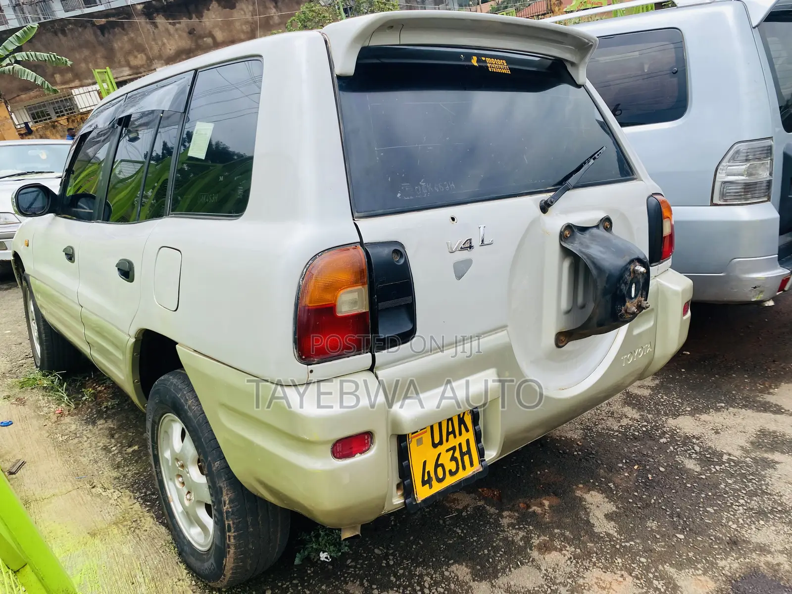 Toyota RAV4 Base 4x4 1999 White