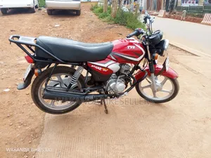 TVS HLX 125 2024 Red