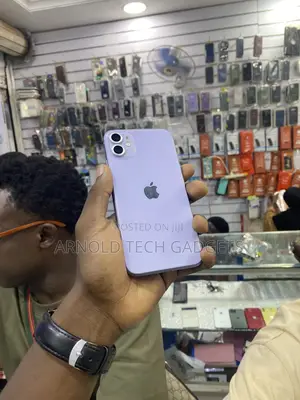 Apple iPhone 11 64 GB Purple